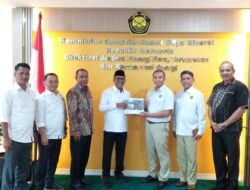 Mempercepat Pengembangan Pembangkit Berbasis Energi Terbarukan, Bupati Malteng: Datangi Kantor Kementrian ESDM.