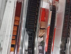 Tangga Rusak di Maluku City Mall Ambon Belum Diperbaiki Tiga Bulan Lebih