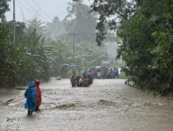 Banjir Parah Rendam Jalan Trans Seram, Akses Darat Tiga Kabupaten di Maluku Lumpuh Total