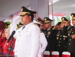 Hujan Deras Iringi Penurunan Bendera HUT ke-80 RI di Ambon