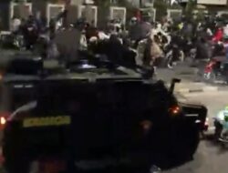 Pengemudi Ojol Tewas Terlindas Mobil Brimob Saat Demo Ricuh di Pejompongan