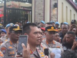 Mahasiswa UIN AM Sangaji Demo di Depan Polda Maluku, Kapolda Temui Massa