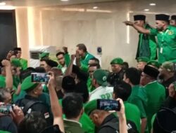 Muktamar partai PPP Ricuh, Kursi Melayang hingga Kader Adu Jotos.