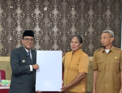 Bupati Maluku Tengah Dorong Transformasi Digital Pendidikan, Serahkan Starlink untuk Sekolah di Daerah 3T