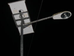 Lampu Jalan di Depan Sekret LMND Masohi Nyaris Tak Berfungsi, Warga Keluhkan Area Gelap