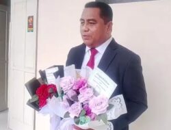 Ketua DPRD Maluku Benhur Watubun Raih Gelar Sarjana Hukum, Lulus dengan Nilai A