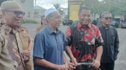 Ketua DPRD Maluku Salurkan Hewan Kurban ke Tiga Masjid