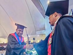 Wisuda UKIM, Benhur: Gelar Akademik Bukan Akhir, Tapi Awal Pengabdian Untuk Masyarakat