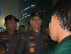 Hujan Deras, Kapolda Metro Jaya Dadang Hartanto Temui Mahasiswa yang Kecewa Dengan Pemerintah